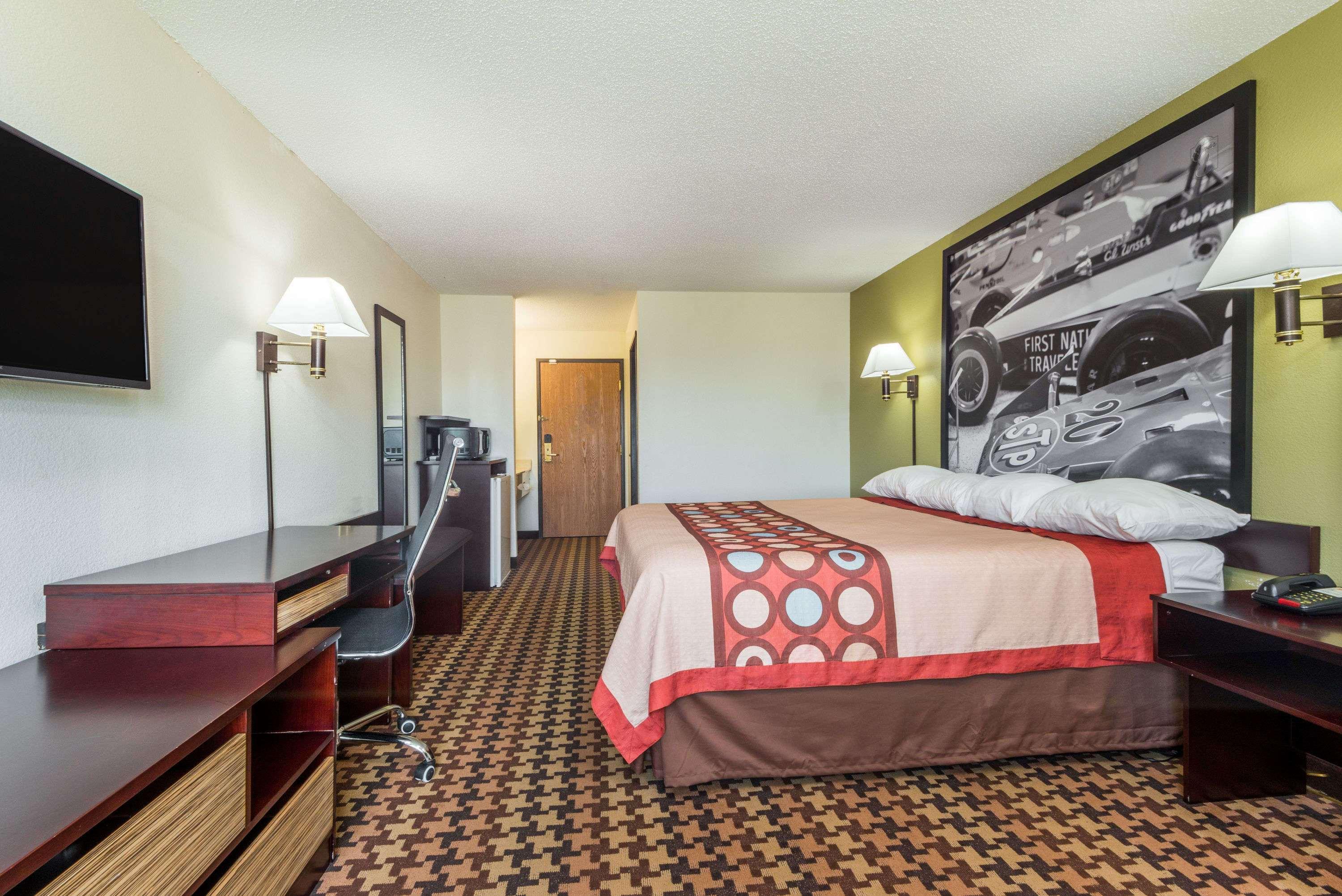 Super 8 By Wyndham Cloverdale In Exterior foto