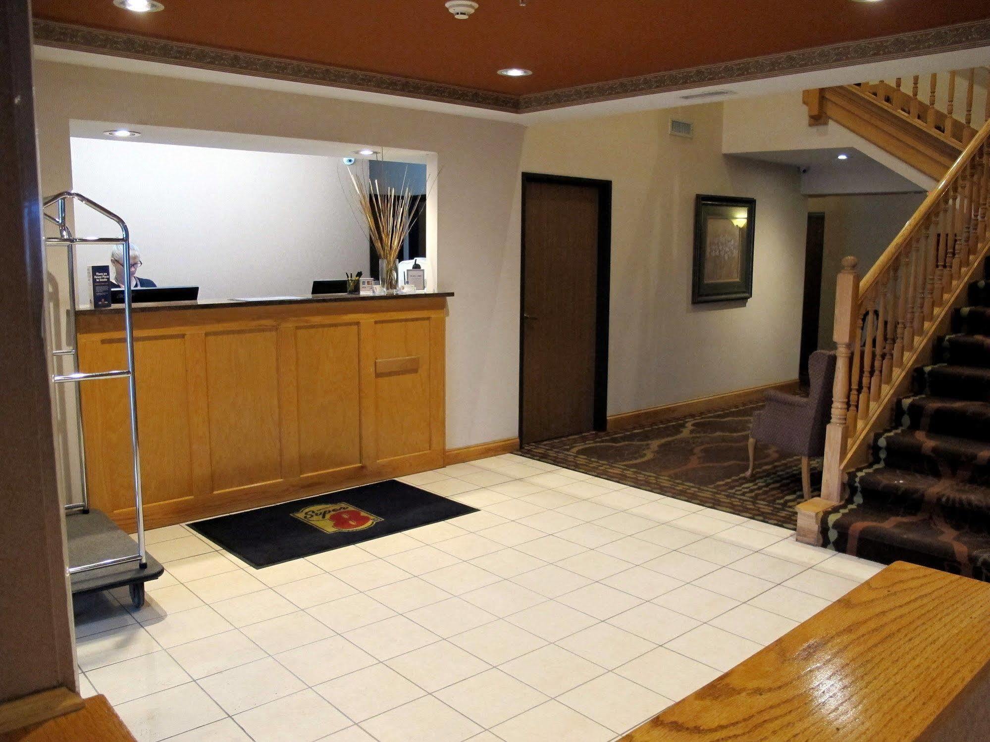 Super 8 By Wyndham Cloverdale In Exterior foto
