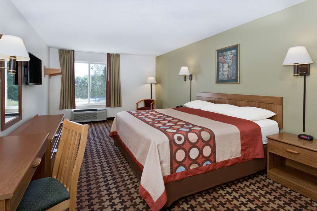 Super 8 By Wyndham Cloverdale In Habitación foto